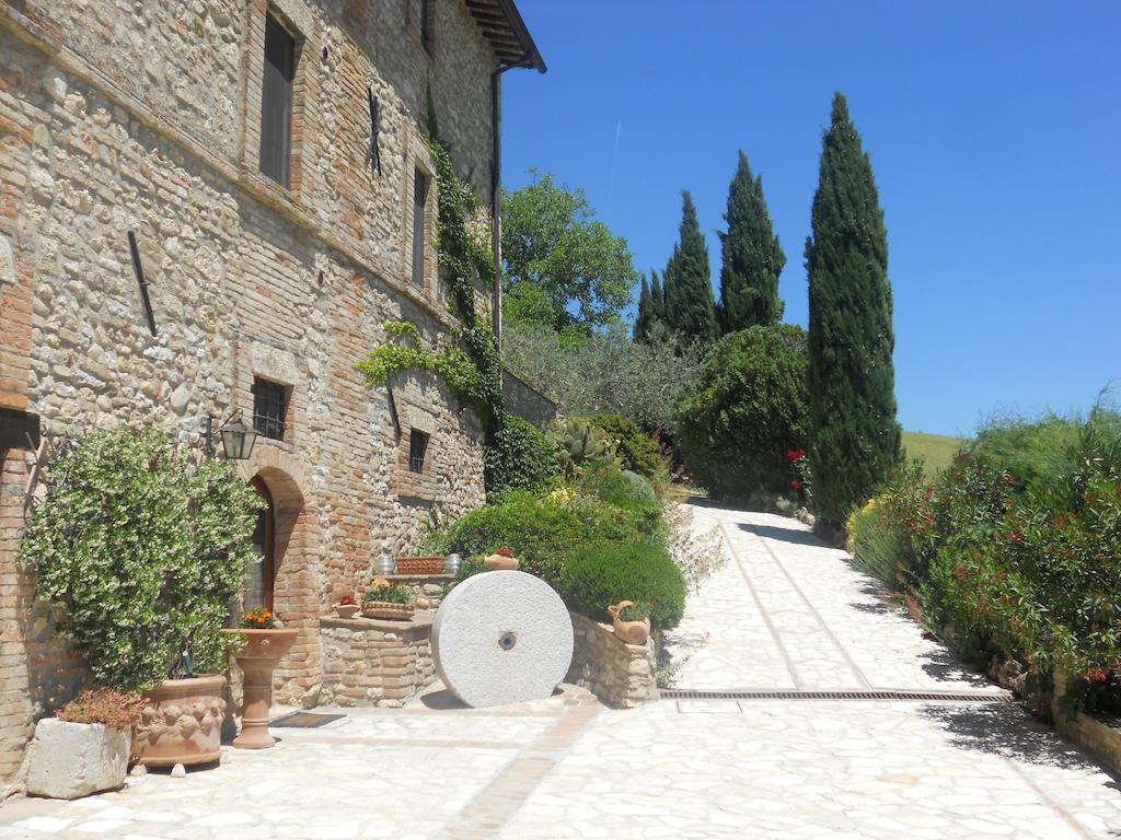 Agriturismo Casale Dei Frontini San Terenziano Ngoại thất bức ảnh