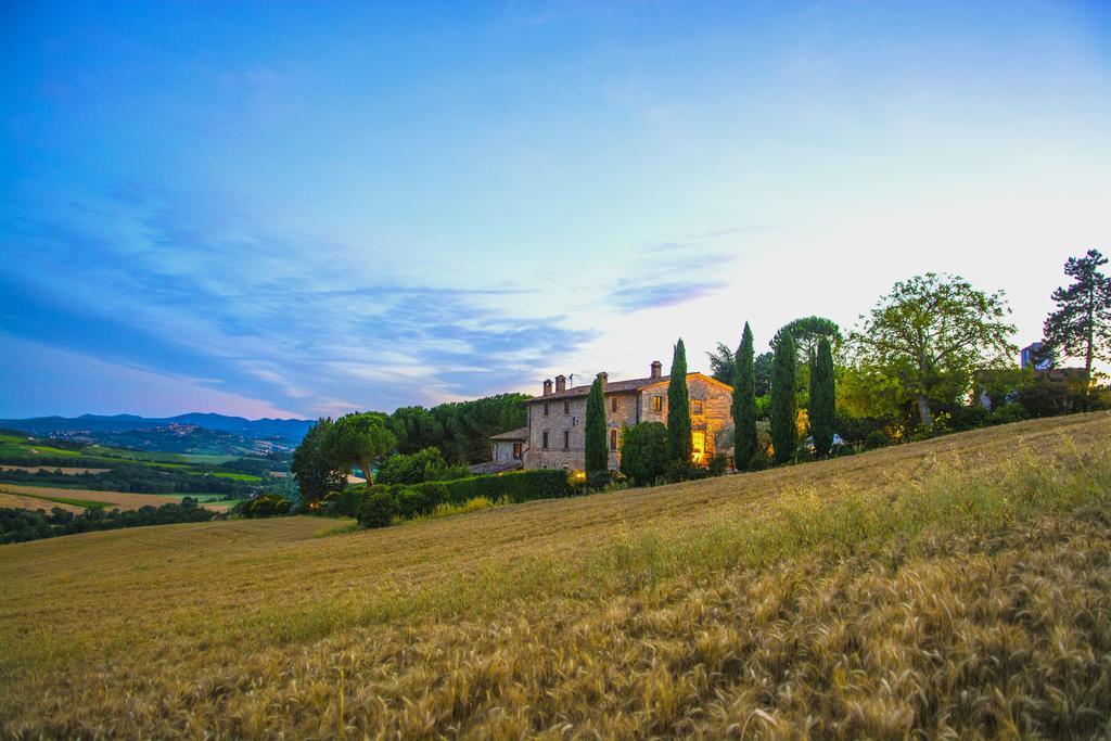 Agriturismo Casale Dei Frontini San Terenziano Ngoại thất bức ảnh