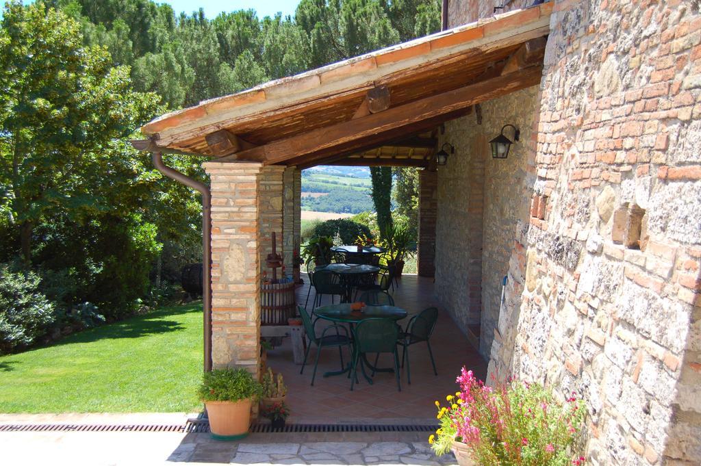 Agriturismo Casale Dei Frontini San Terenziano Ngoại thất bức ảnh