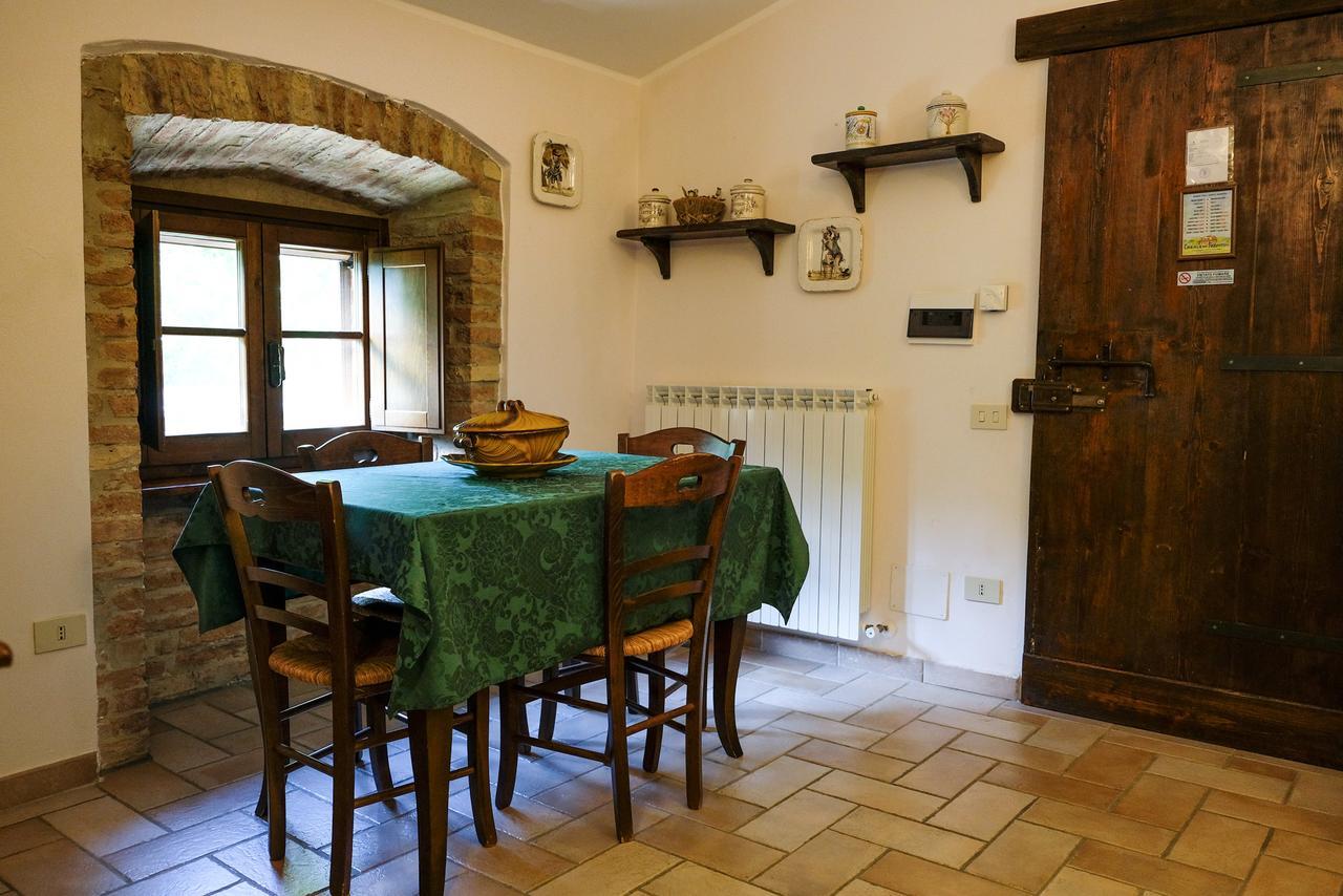 Agriturismo Casale Dei Frontini San Terenziano Ngoại thất bức ảnh