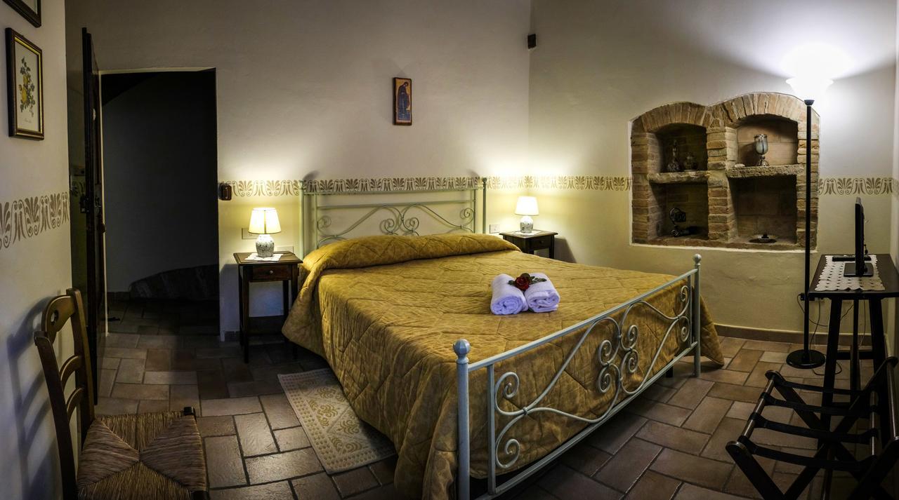 Agriturismo Casale Dei Frontini San Terenziano Ngoại thất bức ảnh