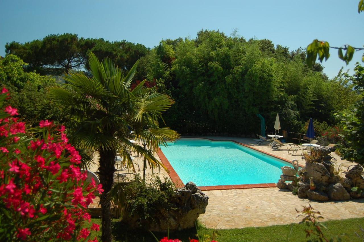 Agriturismo Casale Dei Frontini San Terenziano Ngoại thất bức ảnh